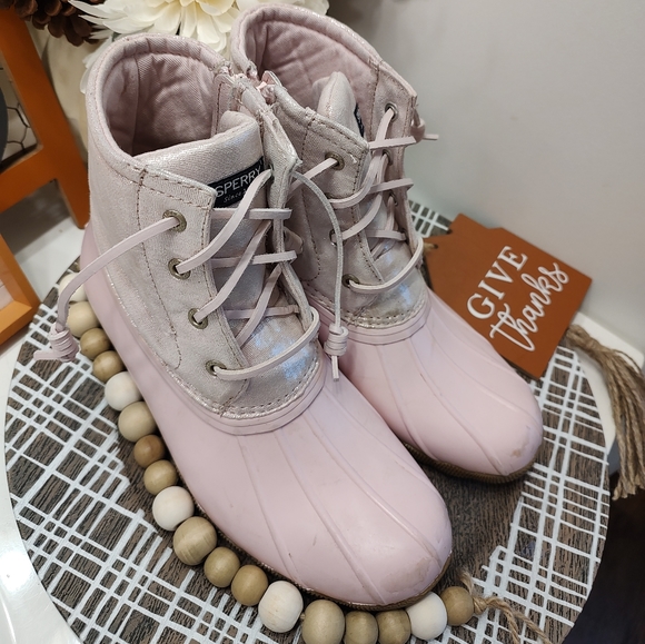 🩷 GUC Sperry Topsider Big Kid's Saltwater Baby Pink Metallic Duck Boots, 4M - Picture 8 of 16